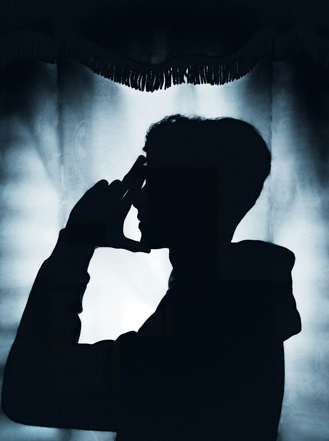 detective on hot trail in city